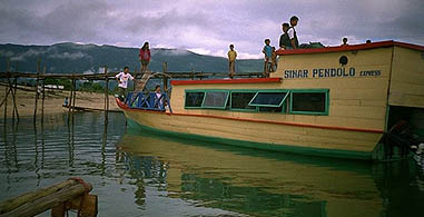 Lake Poso pendolo boat